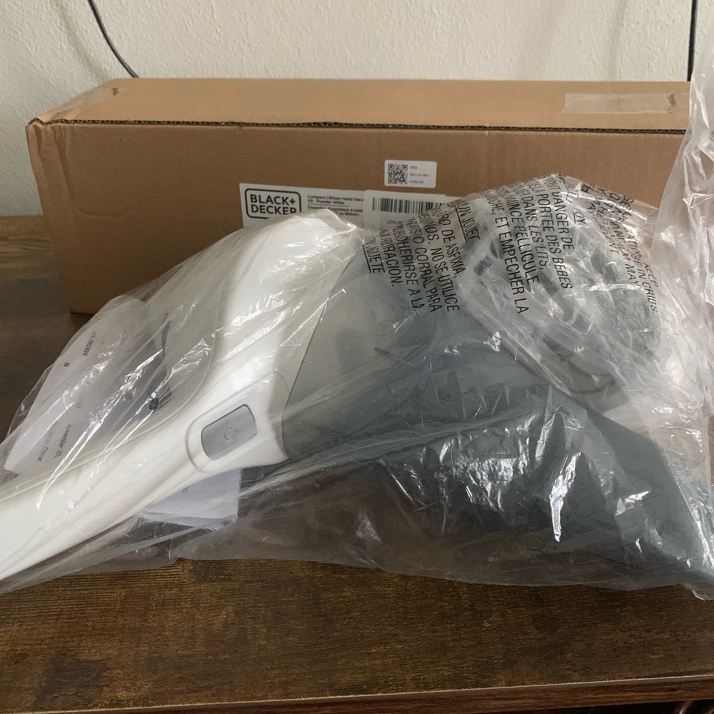 Hand vacuum - Picture 2 of 3